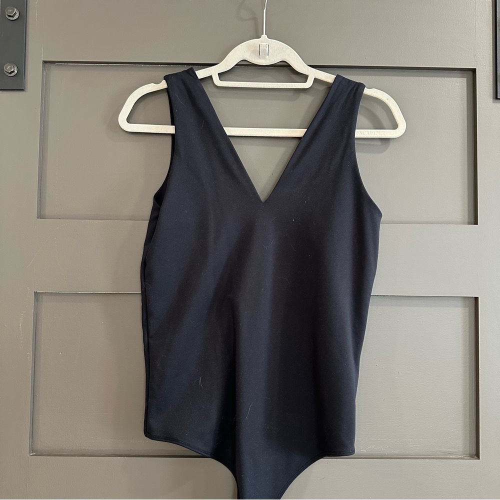 Seamless Fabric V-Neck Bodysuit | Abercrombie & Fitch | Black | Size Large